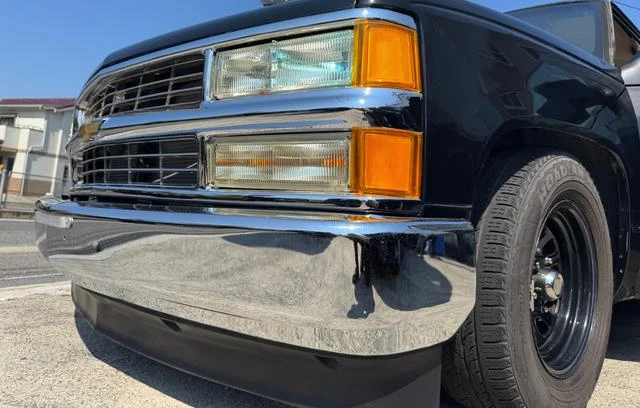 GMC SUBURBAN 2