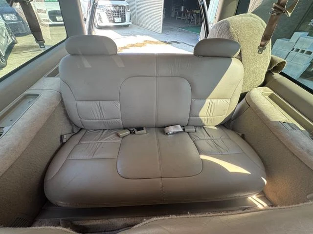 GMC SUBURBAN 25