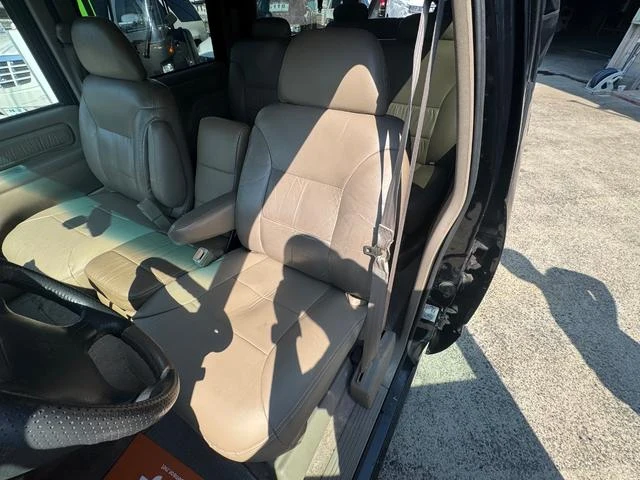 GMC SUBURBAN 20