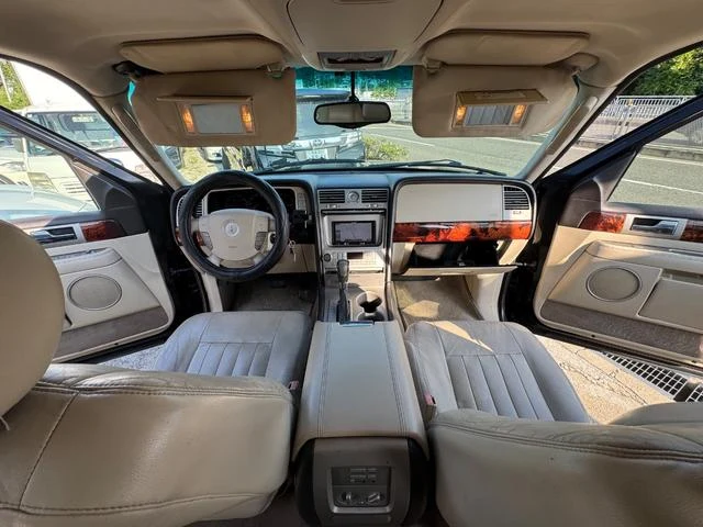Lincoln NAVIGATOR 26