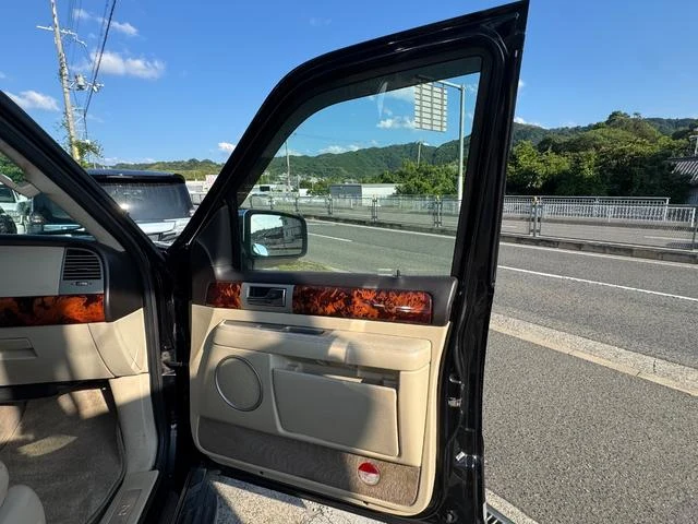 Lincoln NAVIGATOR 11