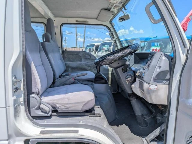 Isuzu ELF 22