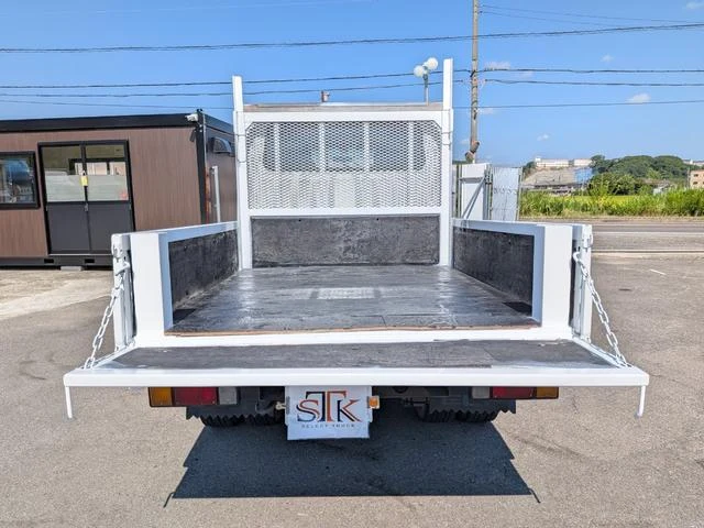 Isuzu ELF 8