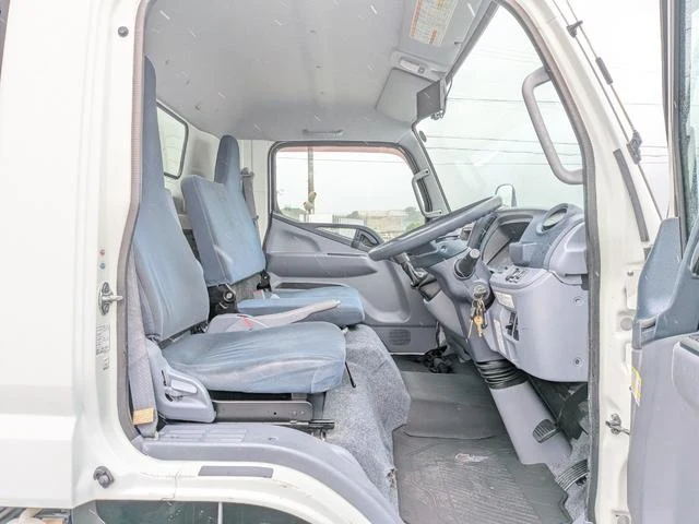Mitsubishi Fuso CANTER 21