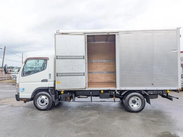 Mitsubishi Fuso CANTER 17