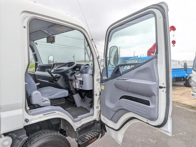Mitsubishi Fuso CANTER 19
