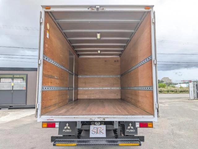 Mitsubishi Fuso CANTER 11