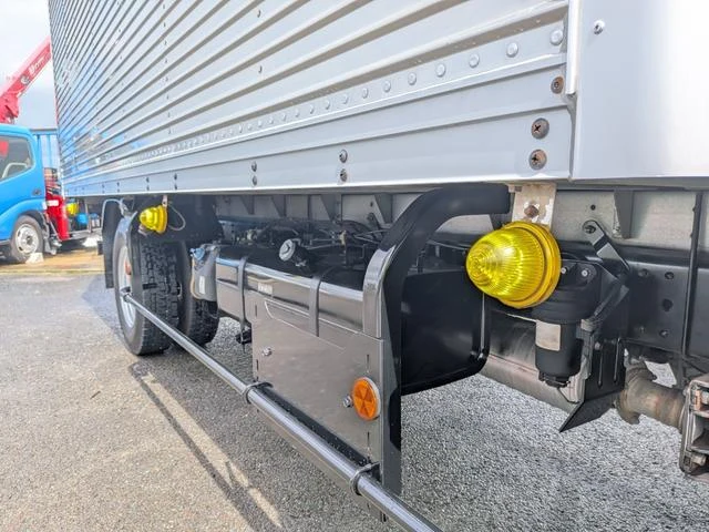 Mitsubishi Fuso CANTER 58
