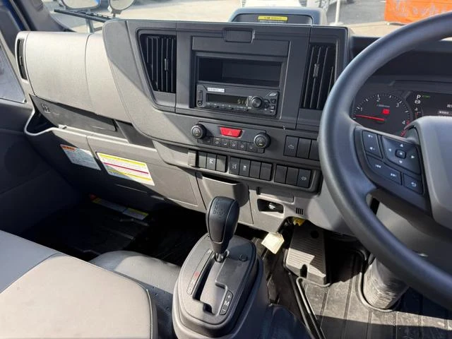 Isuzu ELF 8