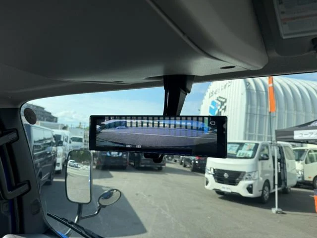 Isuzu ELF 11