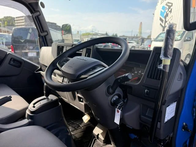 Isuzu ELF 6