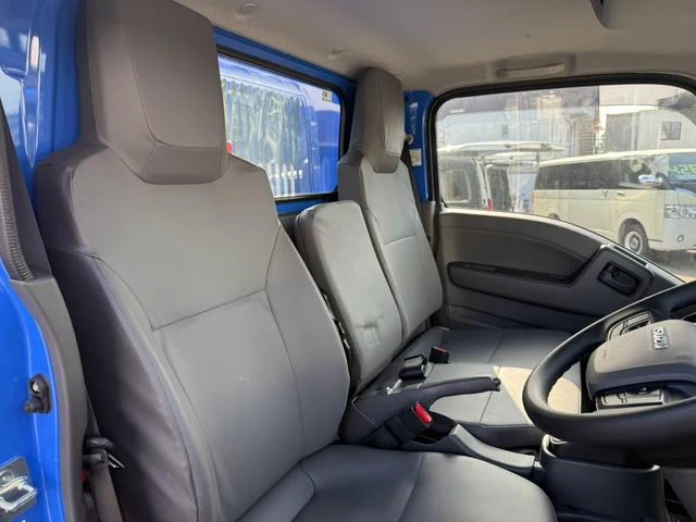 Isuzu ELF 7