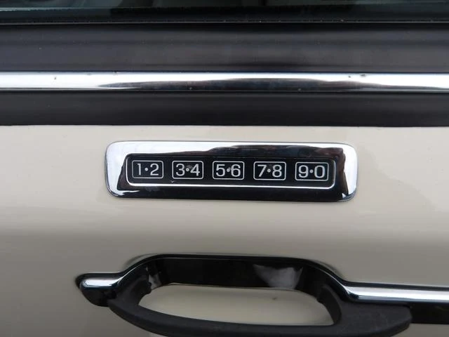 Lincoln TOWNCAR 10