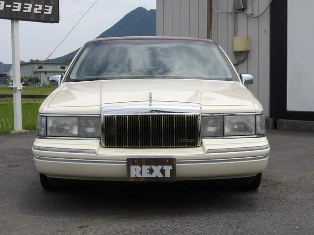 Lincoln TOWNCAR