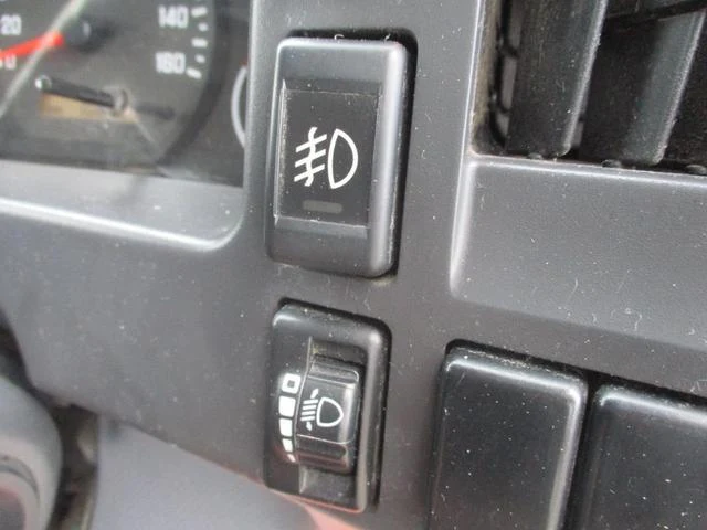 Isuzu ELF 38