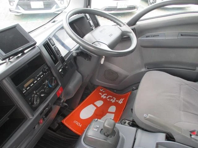 Isuzu ELF 11