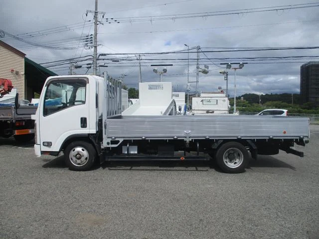 Isuzu ELF 18