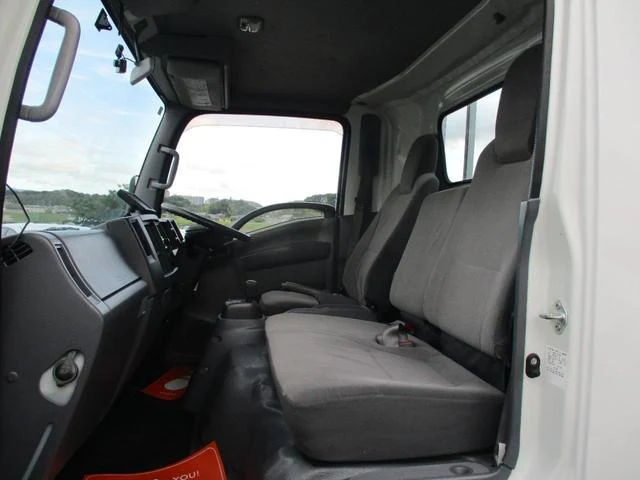 Isuzu ELF 12