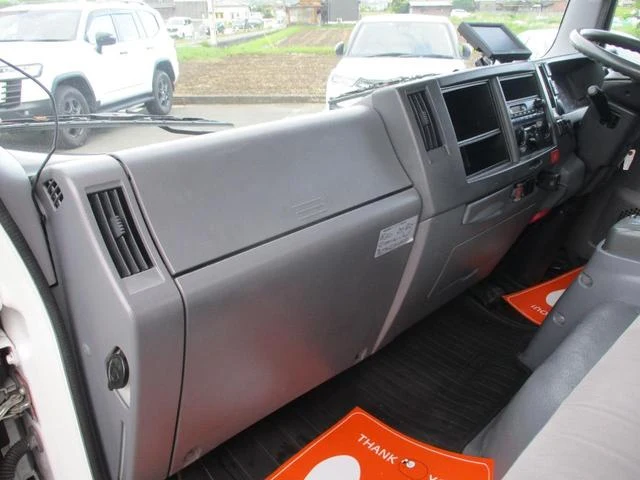 Isuzu ELF 42