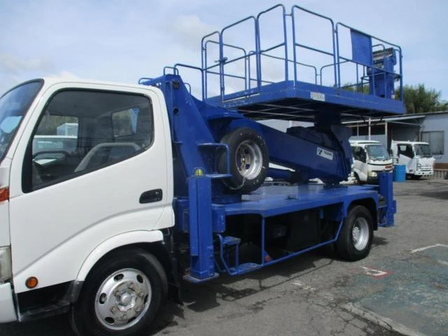 Hino DUTRO 5