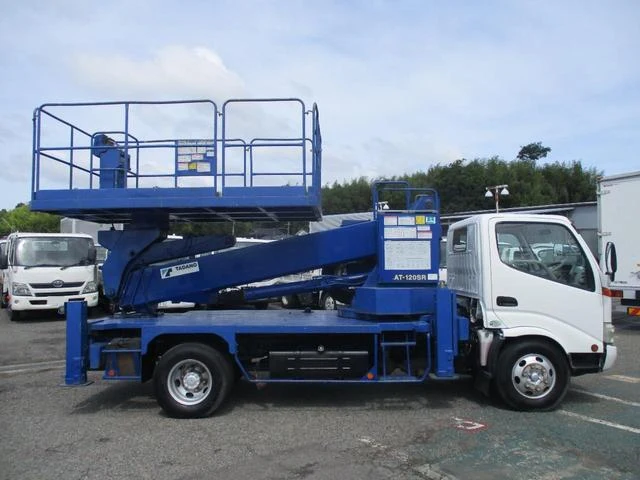 Hino DUTRO 18