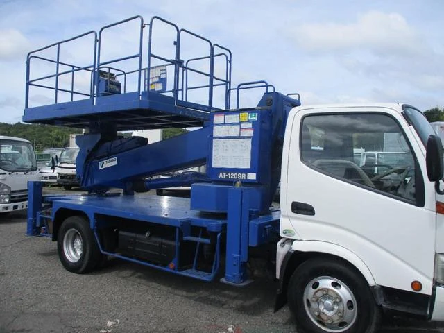 Hino DUTRO 6
