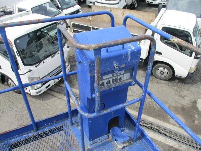 Hino DUTRO 27