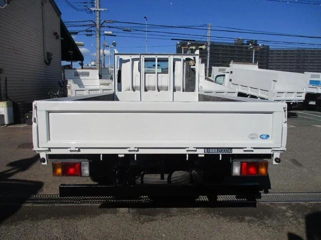Isuzu ELF 6