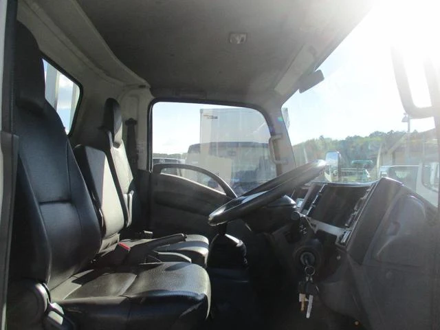 Isuzu ELF 37