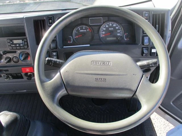 Isuzu ELF 29