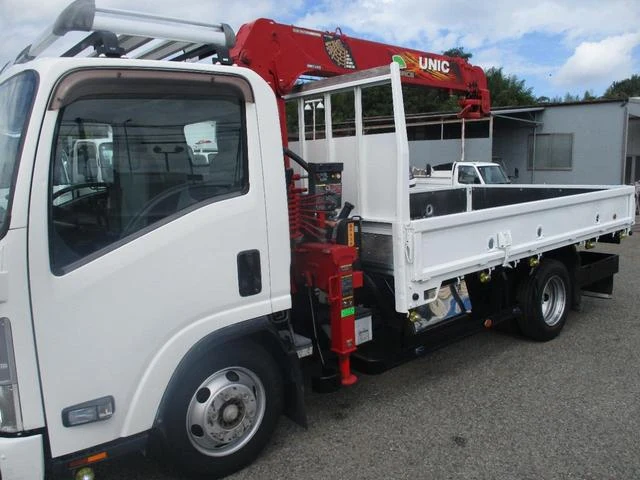 Isuzu ELF 4