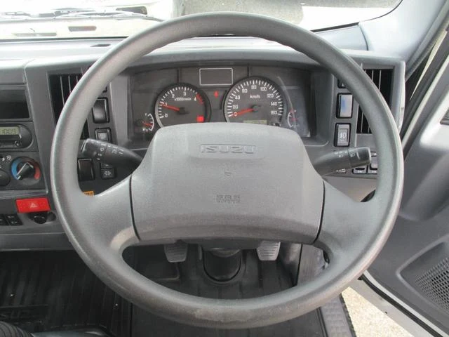 Isuzu ELF 52