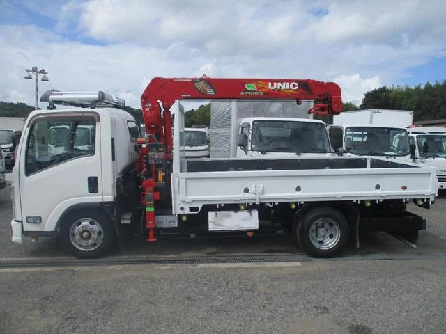 Isuzu ELF 18