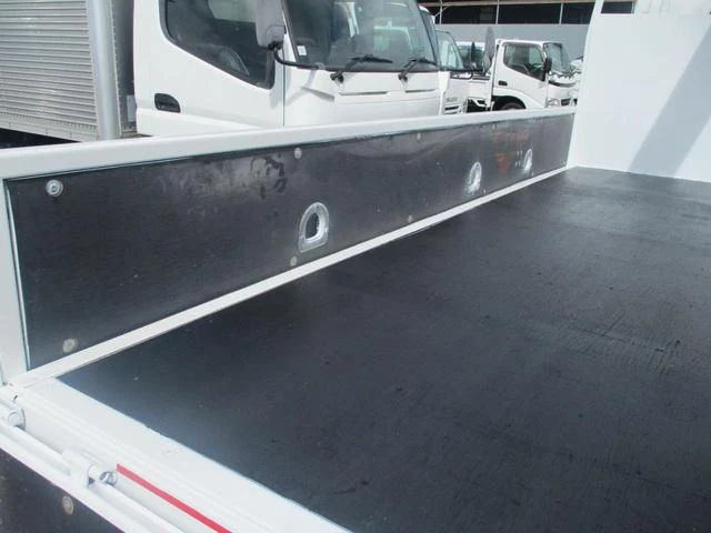 Isuzu ELF 23