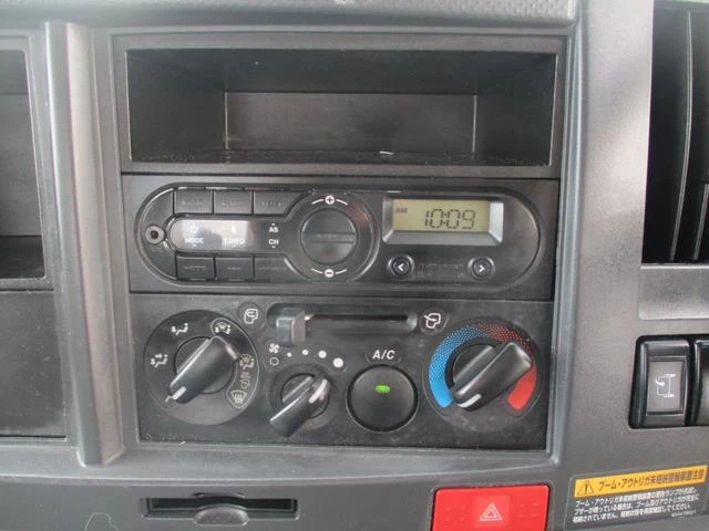 Isuzu ELF 57