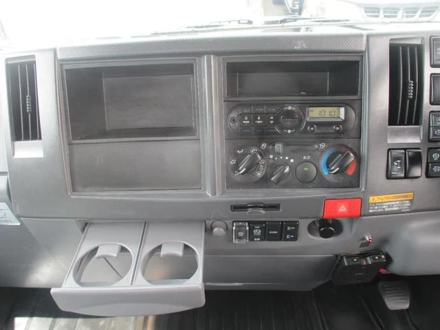 Isuzu ELF 58