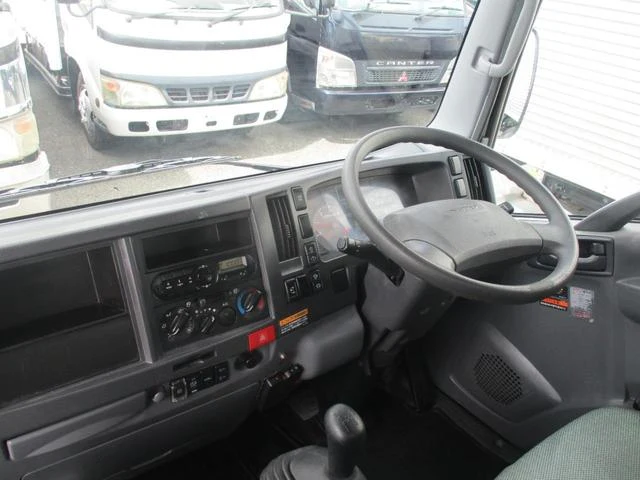 Isuzu ELF 13