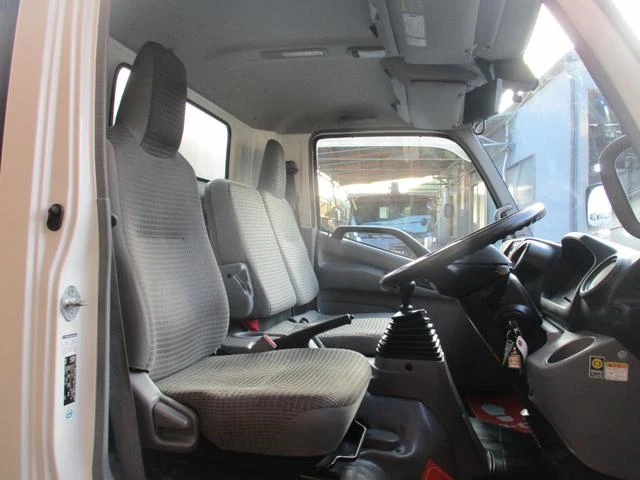 Hino DUTRO 42