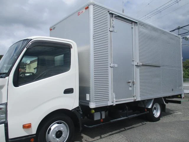 Hino DUTRO 4
