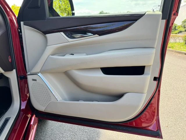 Cadillac ESCALADE 55