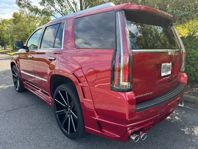 Cadillac ESCALADE 10