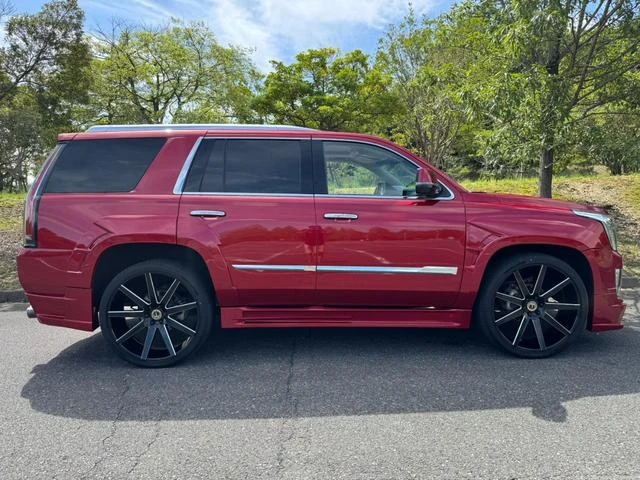 Cadillac ESCALADE 5