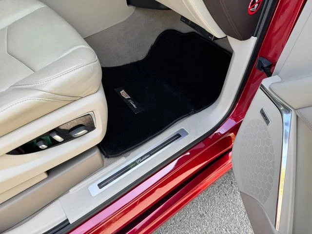 Cadillac ESCALADE 39