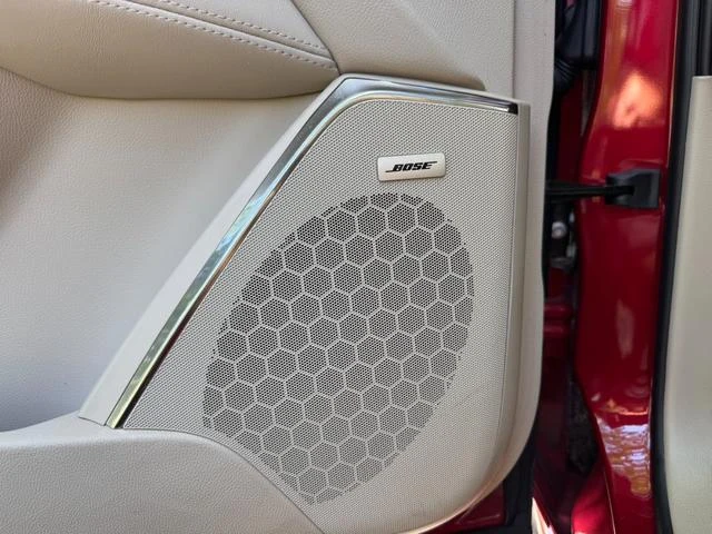 Cadillac ESCALADE 36