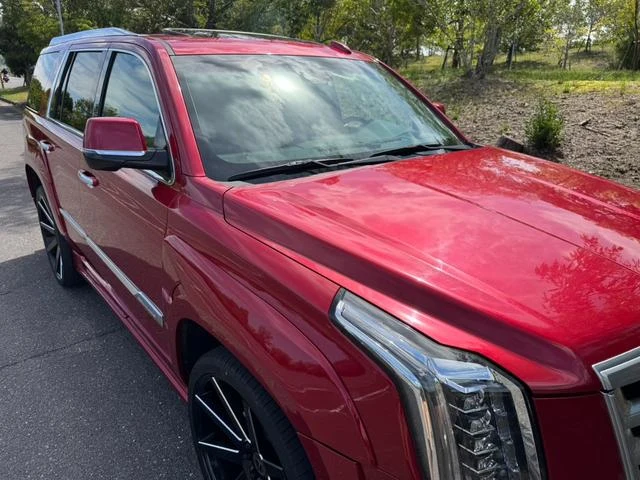 Cadillac ESCALADE 23