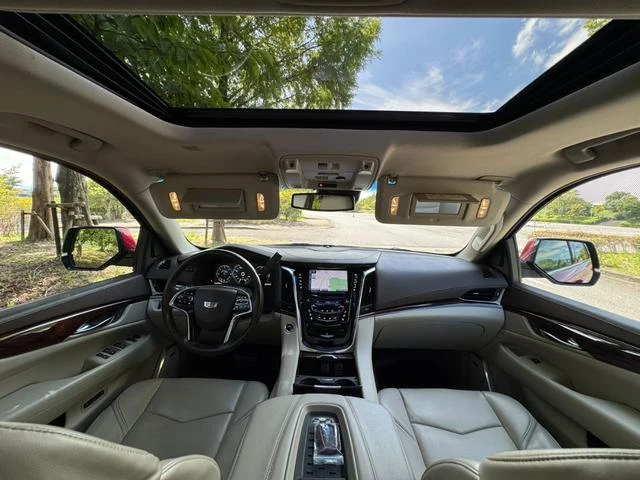 Cadillac ESCALADE 28