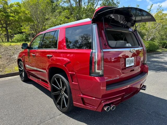 Cadillac ESCALADE 16