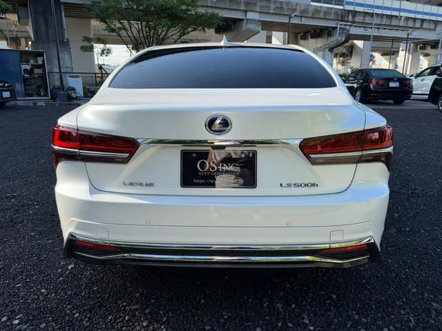 Lexus LS 27