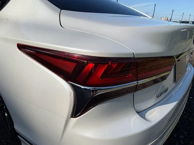 Lexus LS 24