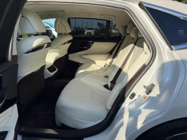 Lexus LS 67